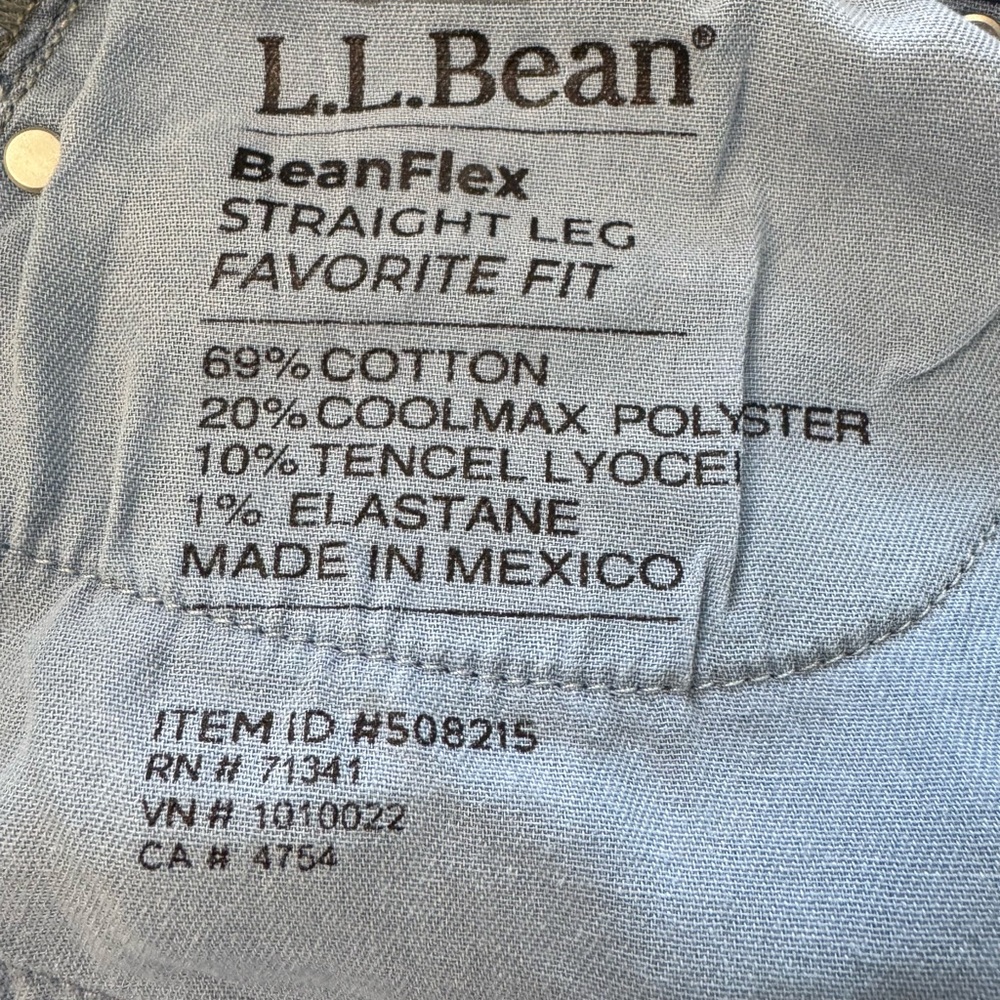 L.L. Bean EUC Light Wash BeanFlex Jeans Size 10P - Picture 2 of 10